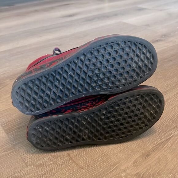 Vans of the wall SK8-HI THE NIGHTMARE ON ELM STREET SIZE US MEN 4 US WOMEN 5.5 - Picture 11 of 12